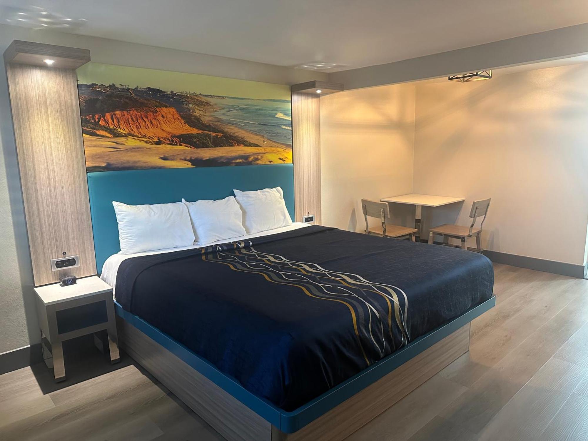 Super 8 By Wyndham Oceanside Downtown Hotel Bagian luar foto
